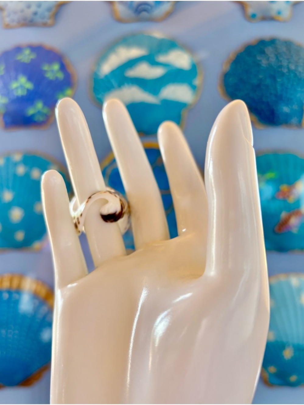 Flea Cone Shell Ring - Cocktail Ring - Open spiral top - Picture 5 of 8